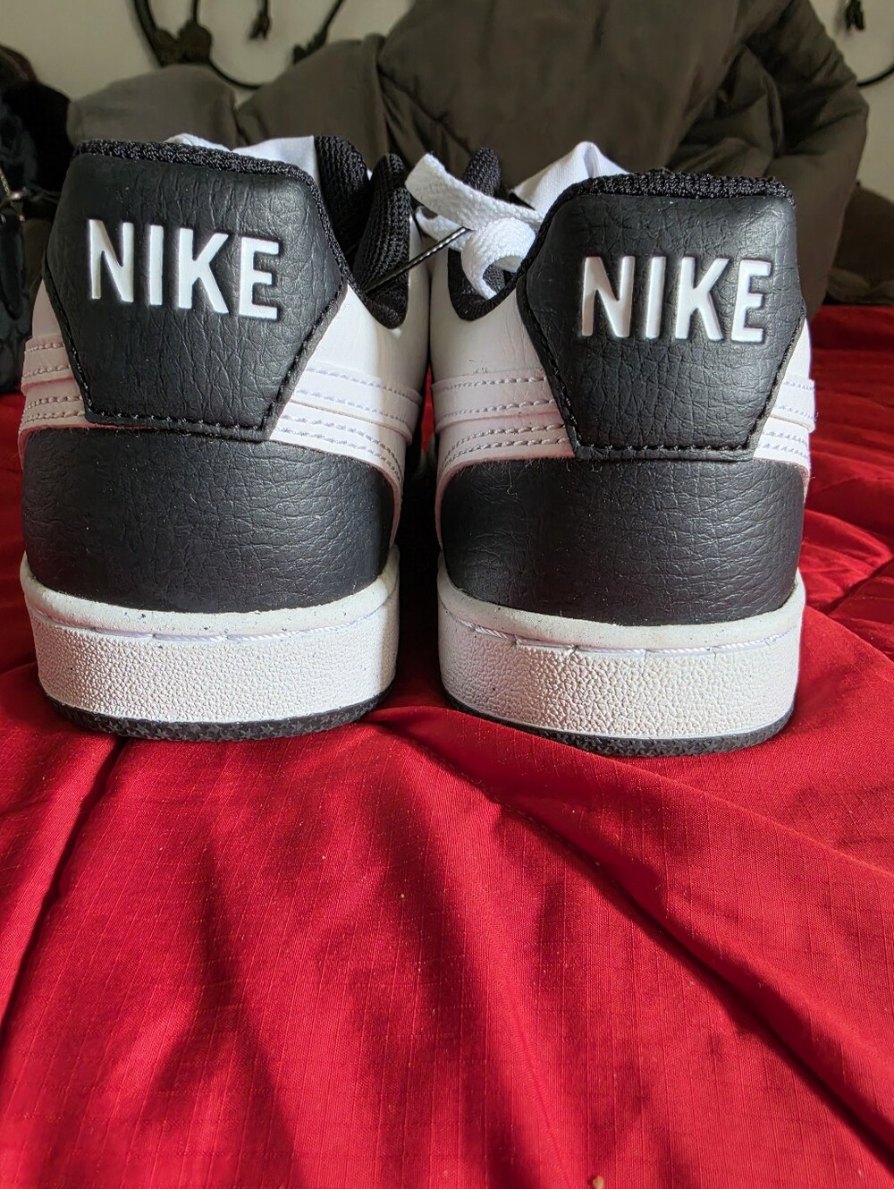 Nike FIRE! NWOB! Court Vision Low Sneakers in Bkack/White. Sz 7.5 R2S! - Picture 9 of 13
